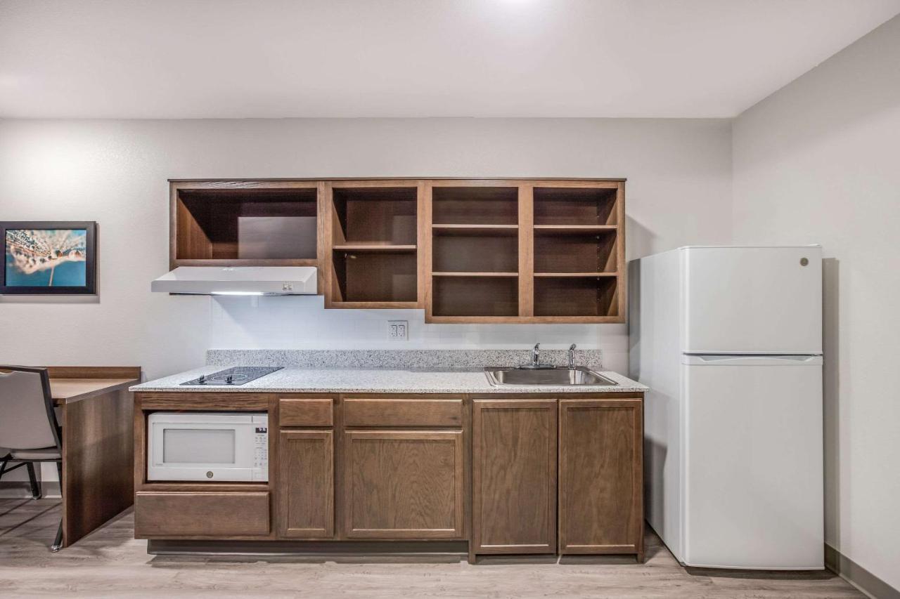 Woodspring Suites Detroit Фармингтон-Хиллз Экстерьер фото