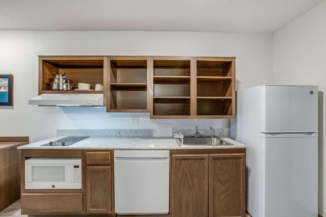 Woodspring Suites Detroit Фармингтон-Хиллз Экстерьер фото